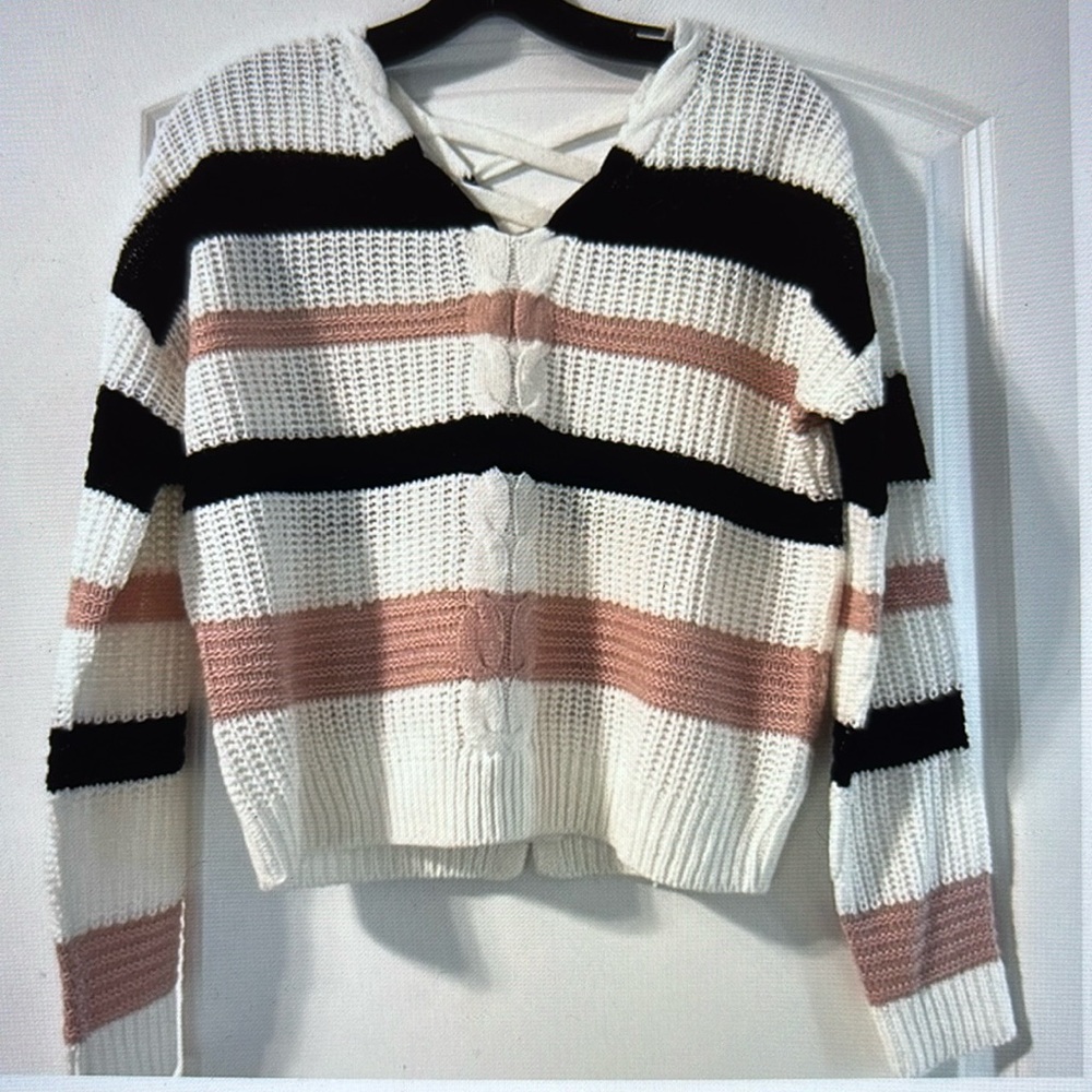 Woman’s Full Circle Trends Sweater